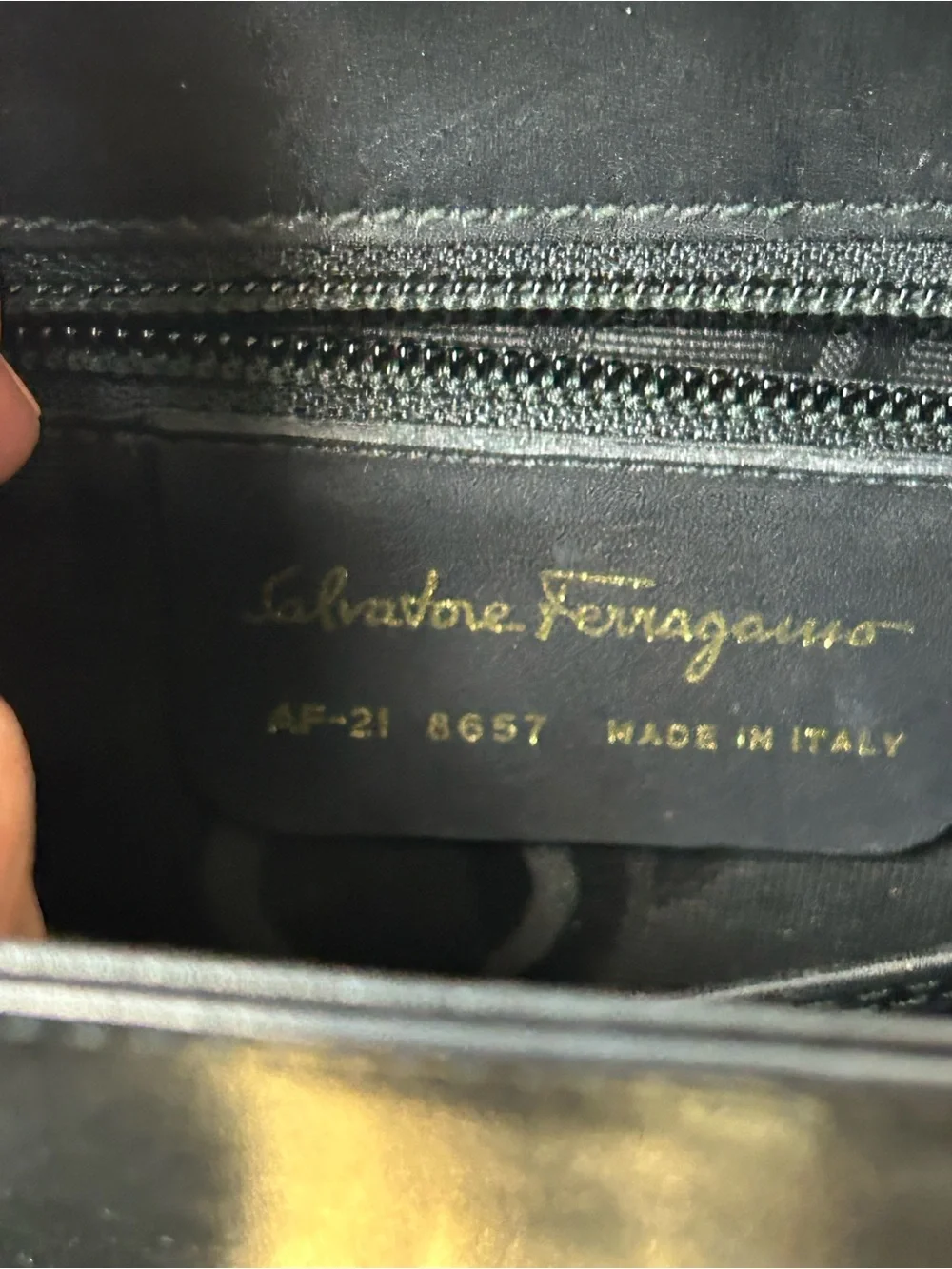 Vintage Salvatore Ferragamo Black Smooth Leather Gancini AF-218657Top Handle Bag